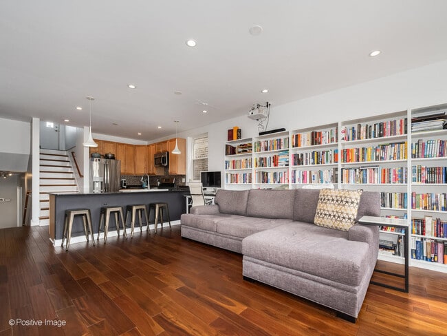 Foto del edificio - 3502 W Diversey Ave