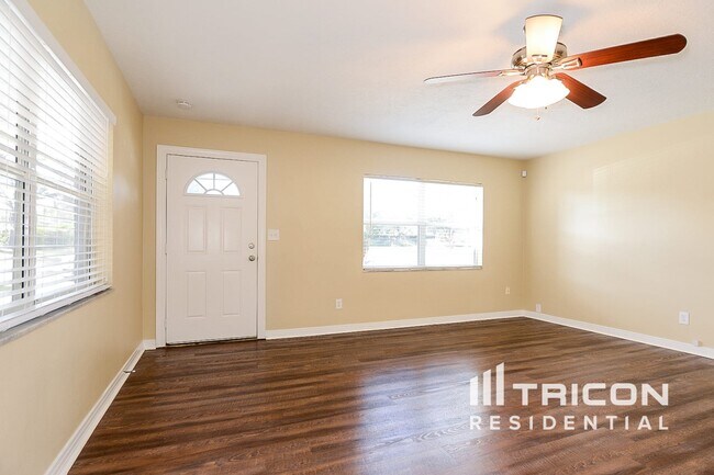 Foto del edificio - 12943 N Oregon Ave