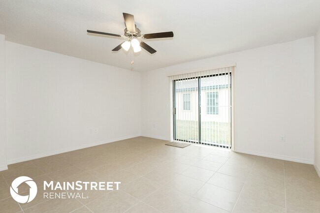 Foto del edificio - 6519 Baikal Pl