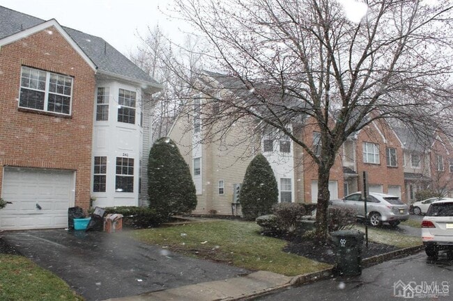 Building Photo - 240 Hidden Woods Ct