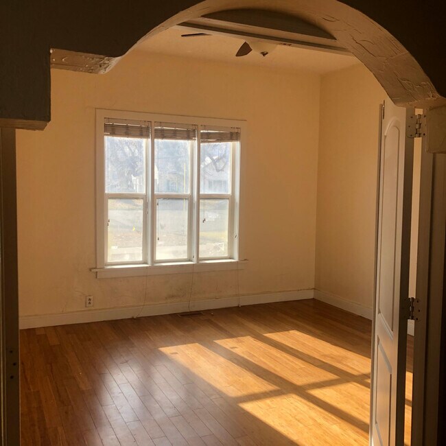 Foto del edificio - 618 W 200 N