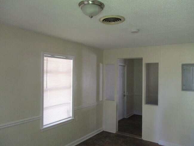 Foto del edificio - 2306 Gail Ave