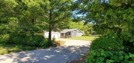 Building Photo - 6260 Cedarmere