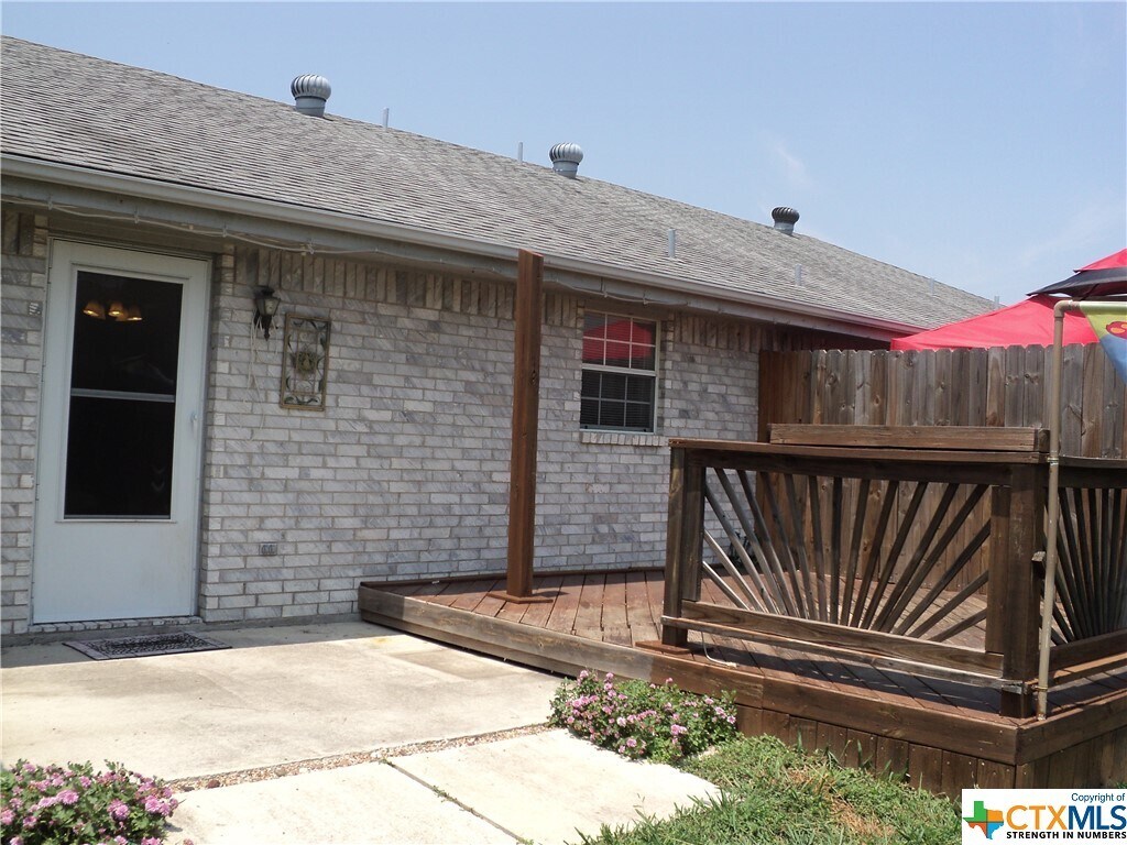 Building Photo - 2403 Quail Ridge Dr