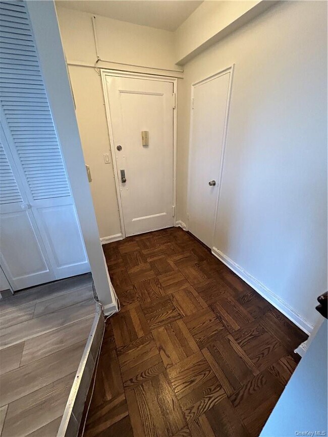 Building Photo - 220 Pelham Rd