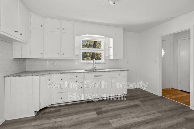 Foto del edificio - 9805 Red Mill Rd