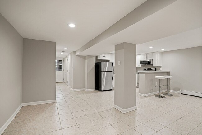 Space for Home Office - 3805 New Hampshire Ave NW