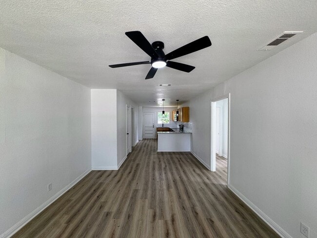 Building Photo - 2723-2725 Terrace Dr