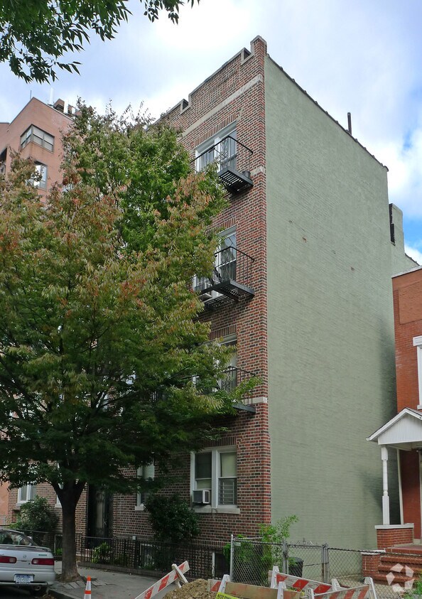 Building Photo - 5829 43rd Ave