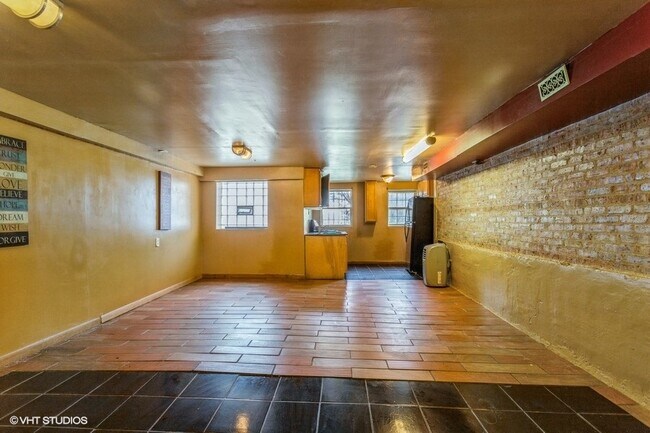 Building Photo - 3609 W Lexington St