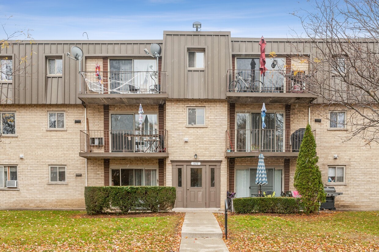 577 Fairway View Dr Unit 2L, Wheeling, IL 60090 Condo for Rent in