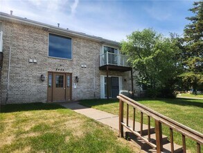 Building Photo - 2465 Cochrane Dr