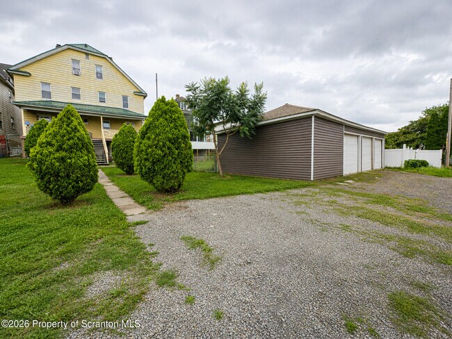 Building Photo - 1112 W Elm St