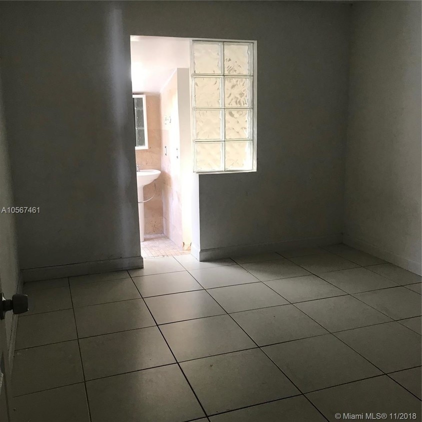 Building Photo - 11263 SW 74th St