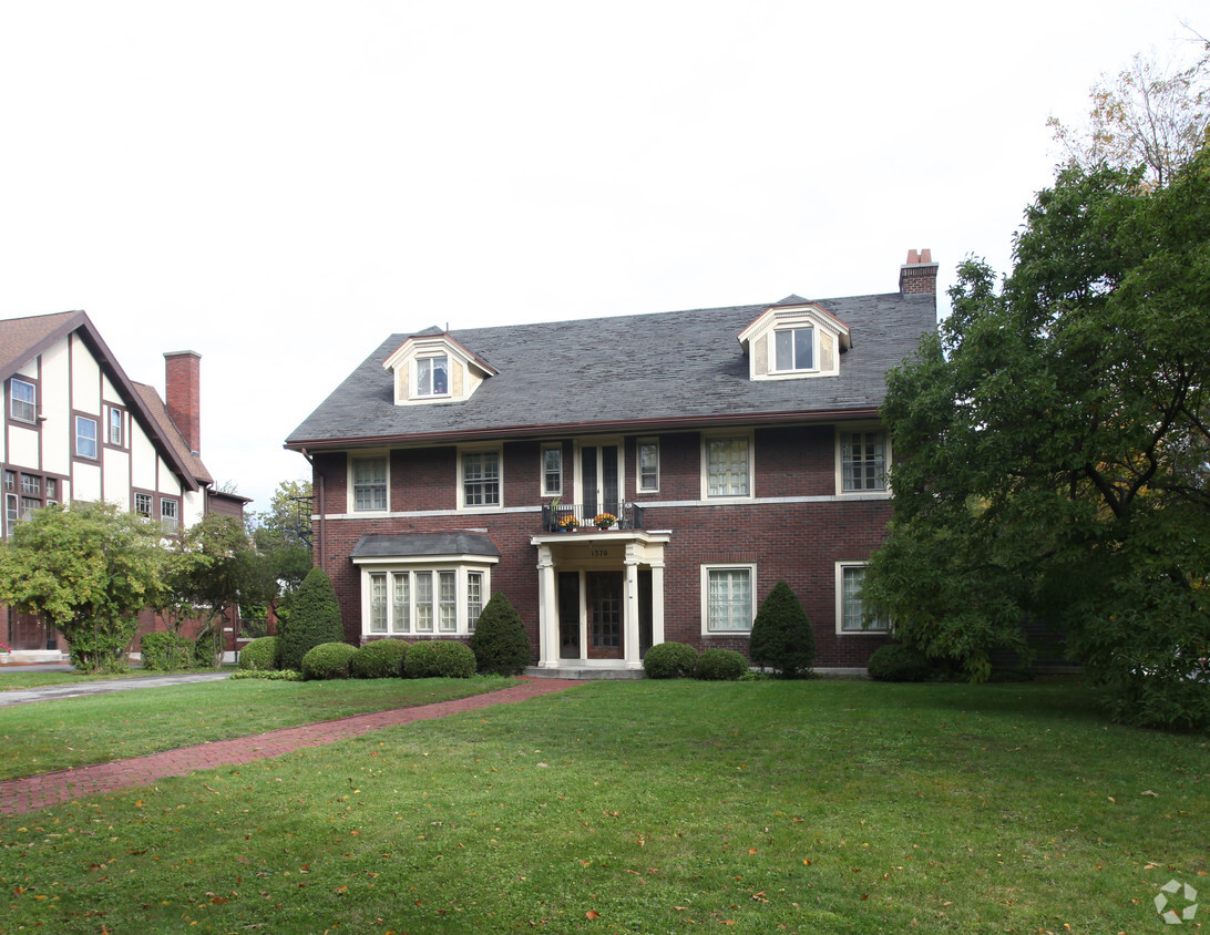 Foto del edificio - 1370 East Blvd