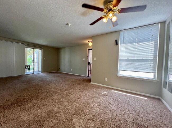 Foto del edificio - 506 Orange Dr