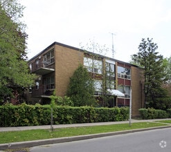 Building Photo - 21 Meadowbrook Rd