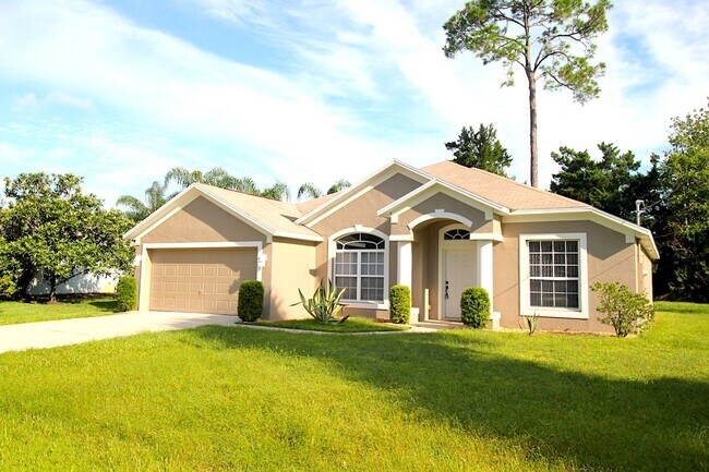 Building Photo - Spacious 4 Bed 2 Bath 2 Car Grg Home for R...