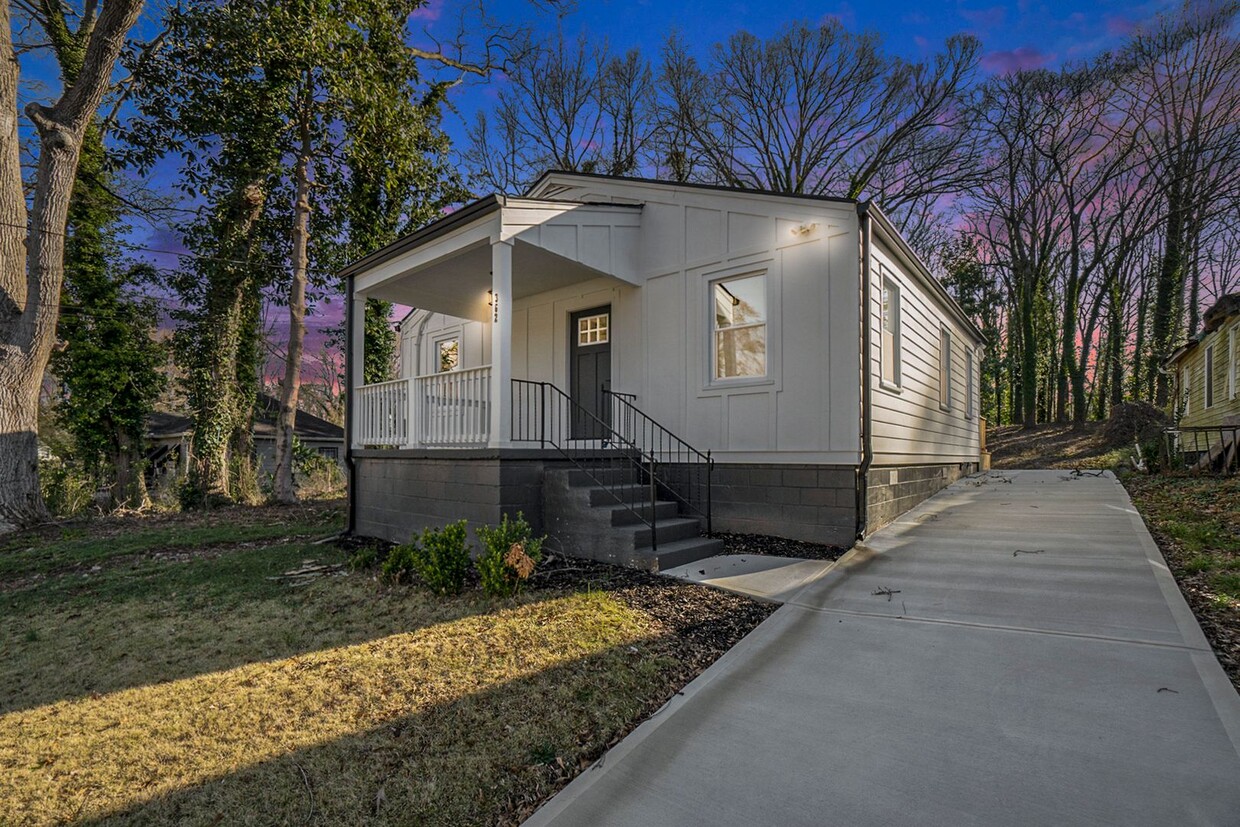 Primary Photo - A Cozy, Updated 2-Bedroom Bungalow in the ...