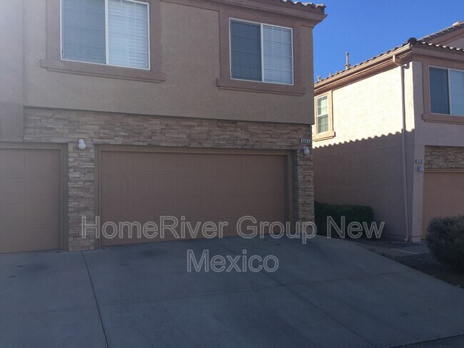 Foto del edificio - 5243 Molokai St NE