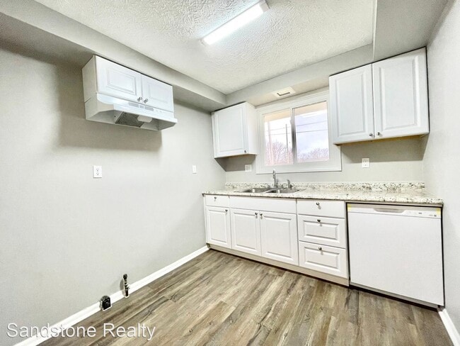 Building Photo - 3 br, 1 bath House - 2135 Reeves
