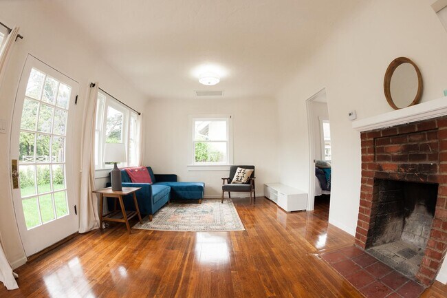 Foto del edificio - 2018 Monterey St