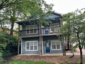 Building Photo - 911 Arkansas St