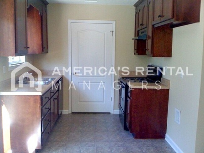 Foto del edificio - Great Home for Rent in Elrod!!! View with 48 Hours Notice!