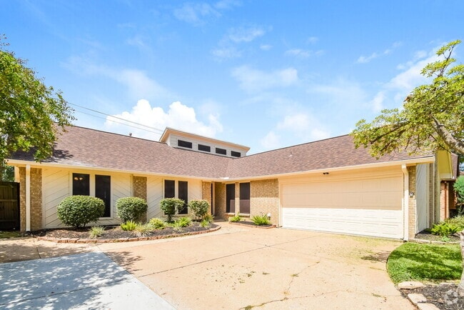 Building Photo - 6511 Gleneagles Dr