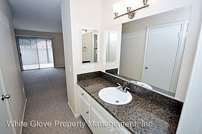 Building Photo - 1331 Victoria Dr