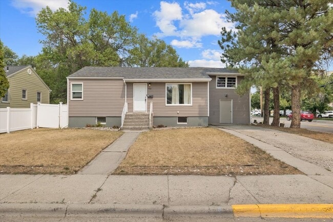 Building Photo - 1701 Avenue C