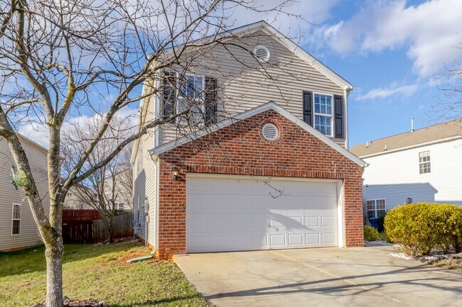 Building Photo - 2826 Skybrook Ln