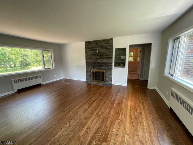 Foto del edificio - 1752 Valley Rd