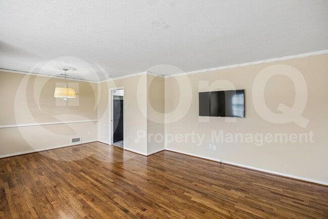 Building Photo - 9007 Sweetwater Dr