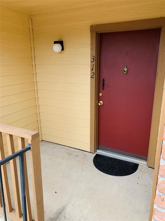 Foto principal - 16111 Aspenglenn Dr