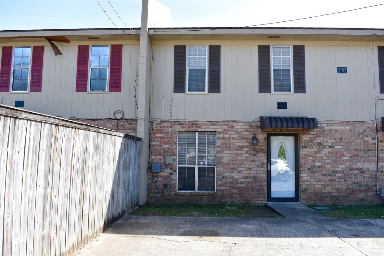 216 Rials Dr Unit 216 Rials A1, Lafayette, LA 70508 Room for Rent in