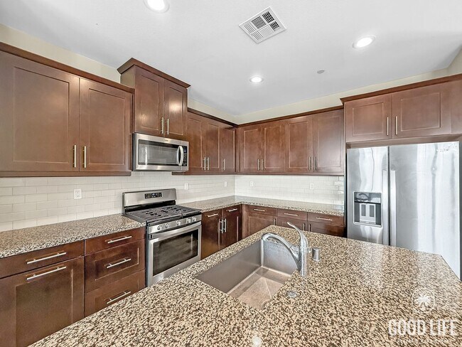 Foto del edificio - Great 4B/4BA Home Available for Lease in O...
