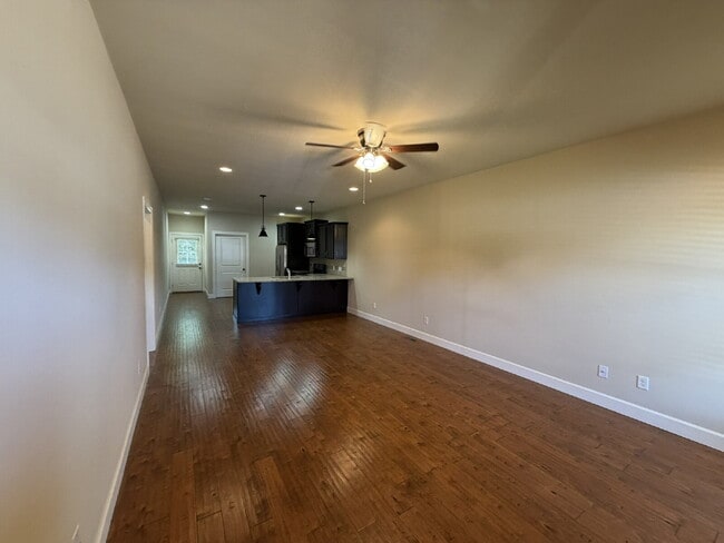 Building Photo - 2BD 2BA ONE LEVEL CONDO IN ALGOOD