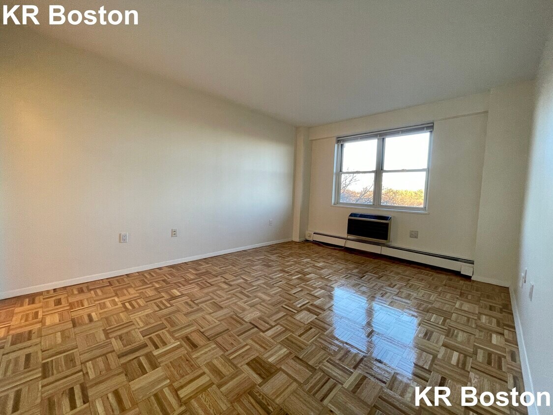 Primary Photo - 233 Freeman St
