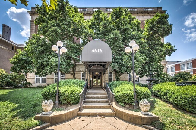 Foto del edificio - 4616 Lindell Blvd. (Carleton Apt)