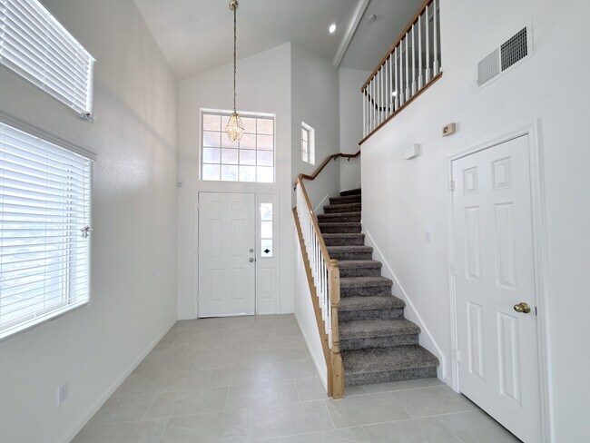 Foto del edificio - 8232 Fame Ave