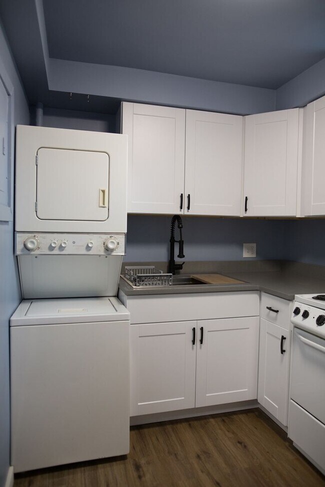 Foto del edificio - Price Just Reduced!