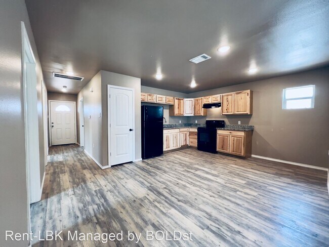 Foto del edificio - 3 br, 2 bath House - 2108 E 10th Street
