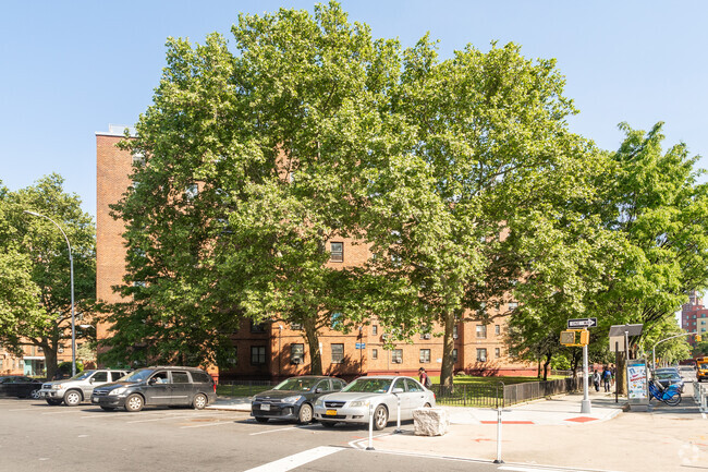 Building Photo - Brevoort Houses