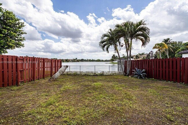 Building Photo - 5090 SW 136th Ave