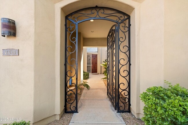 Building Photo - 11521 E Beck Ln