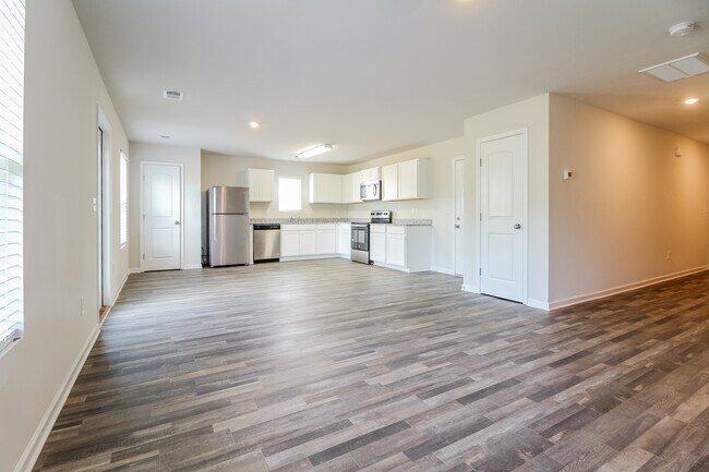 Building Photo - 7 Carters Grn Dr