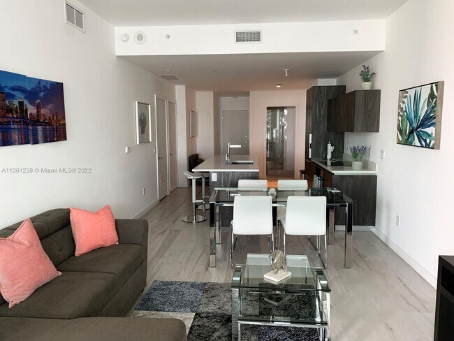Foto del edificio - 480 NE 31st St