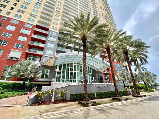 Building Photo - 1155 Brickell Bay Dr