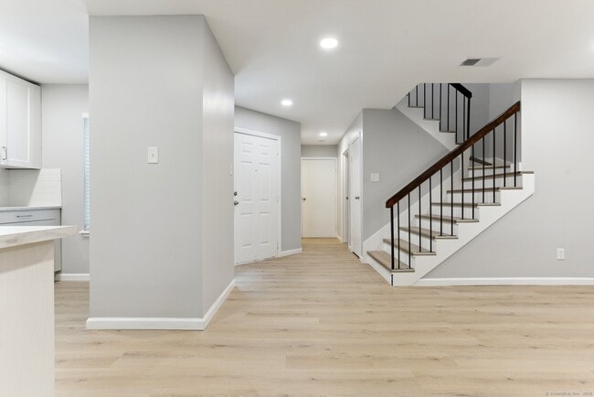 Building Photo - 48 Spyglass Cir